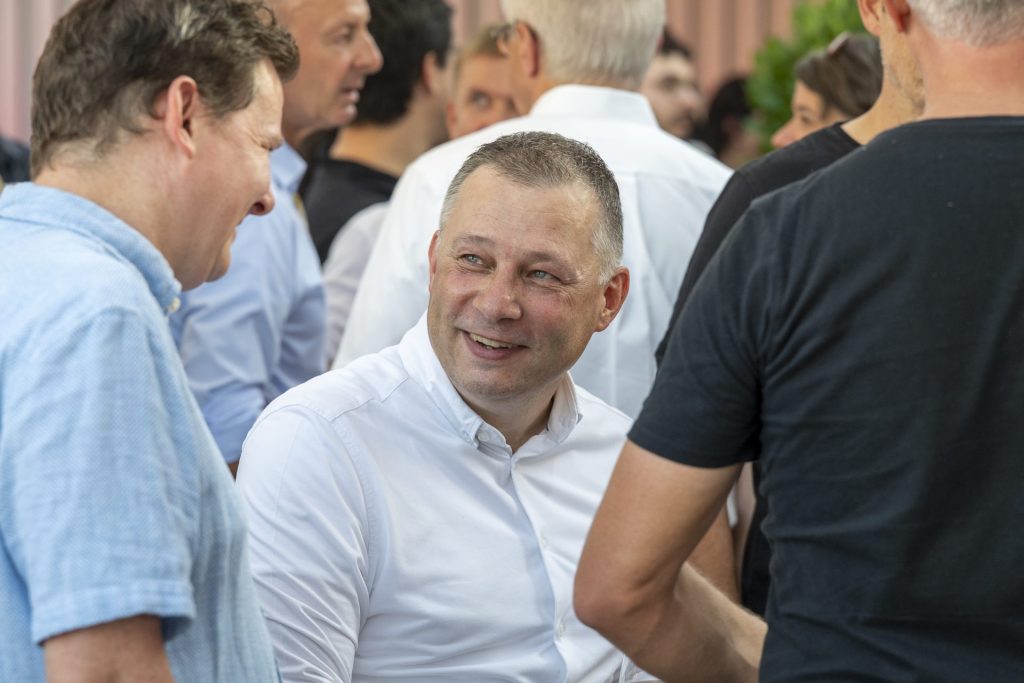 90 Jahre Tschudin: Ein Sommerabend über den Dächern des Dreispitz | Tschudin AG Tschudin SkyLounge 098 1 | Tschudin AG